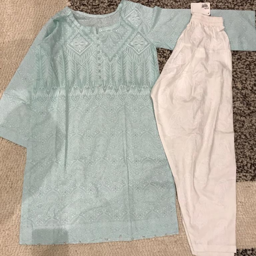 Very nice kurta shalwar perfect for summer